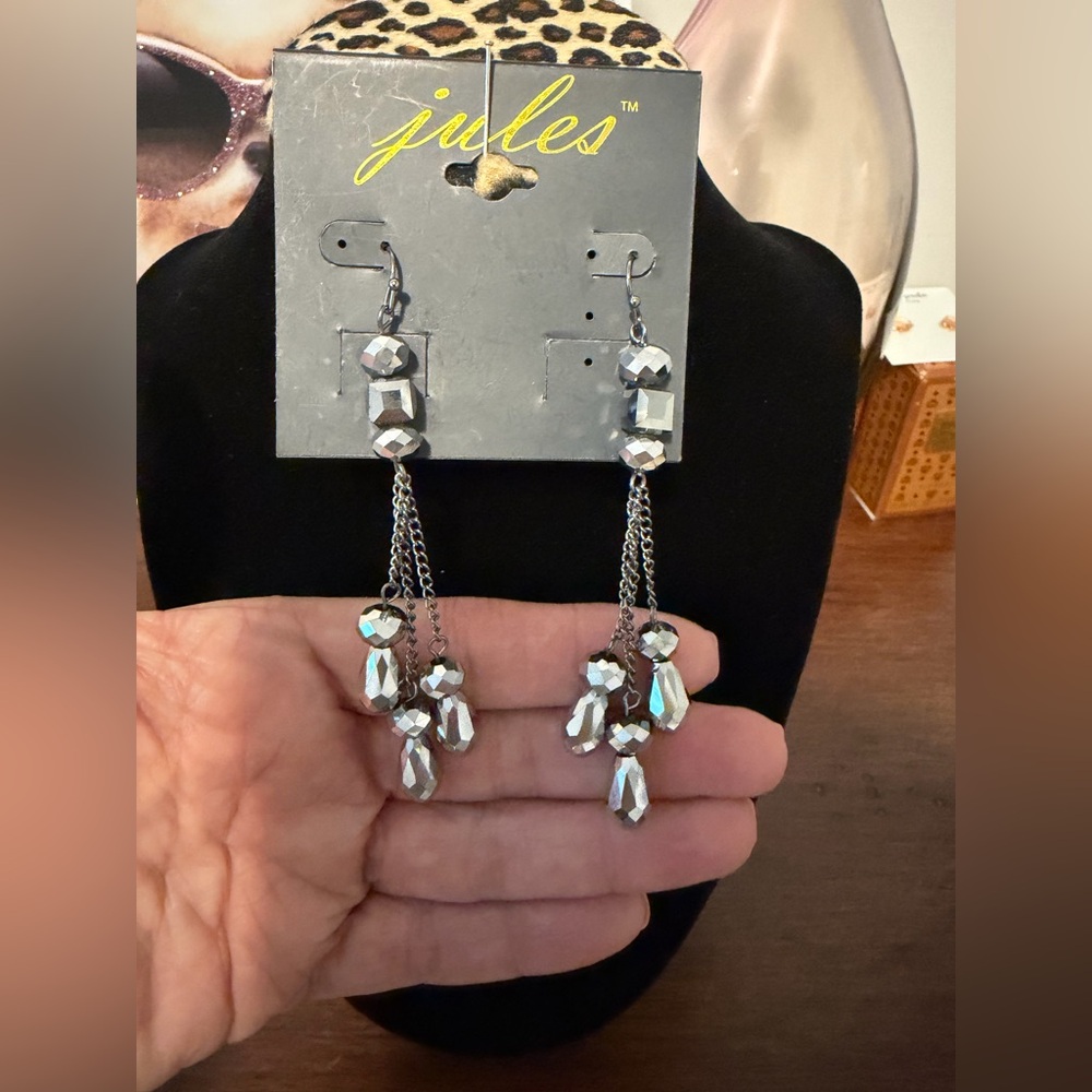 Jules Dangle Earrings NWT